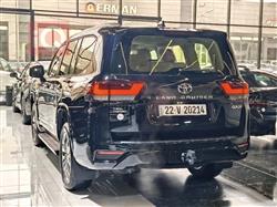 تۆیۆتا لاند کروزەر